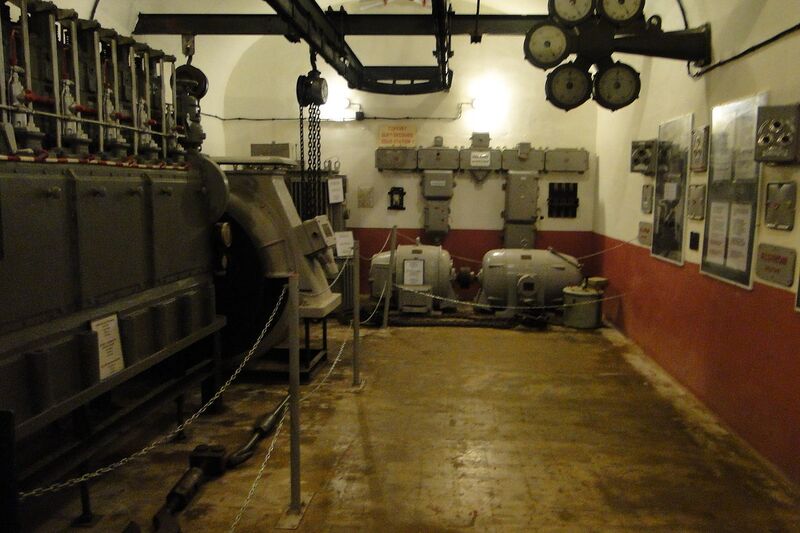 File:Electric power station in the Fort Schoenenburg.jpg